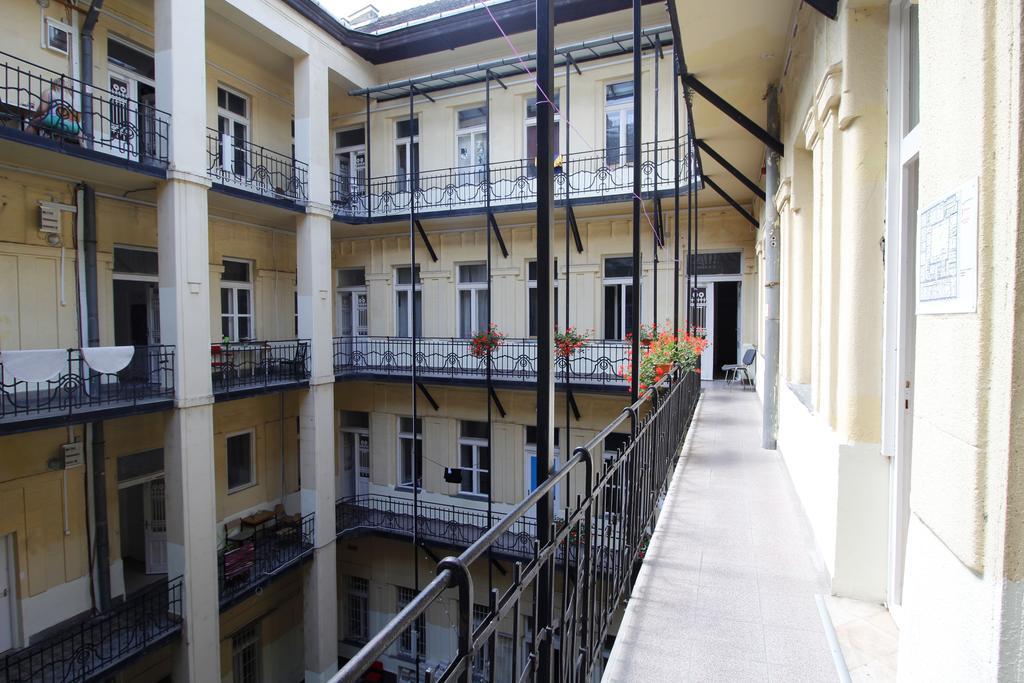 Dbc Hostel Budapest Extérieur photo